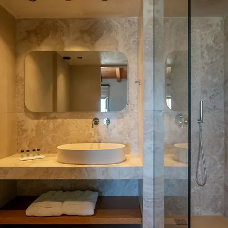 Apartment Rettimo Suites, Experience Luxury In The Heart Of Rethymno (Crete)