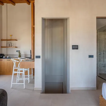 Apartment Rettimo Suites, Experience Luxury In The Heart Of Rethymno (Crete)